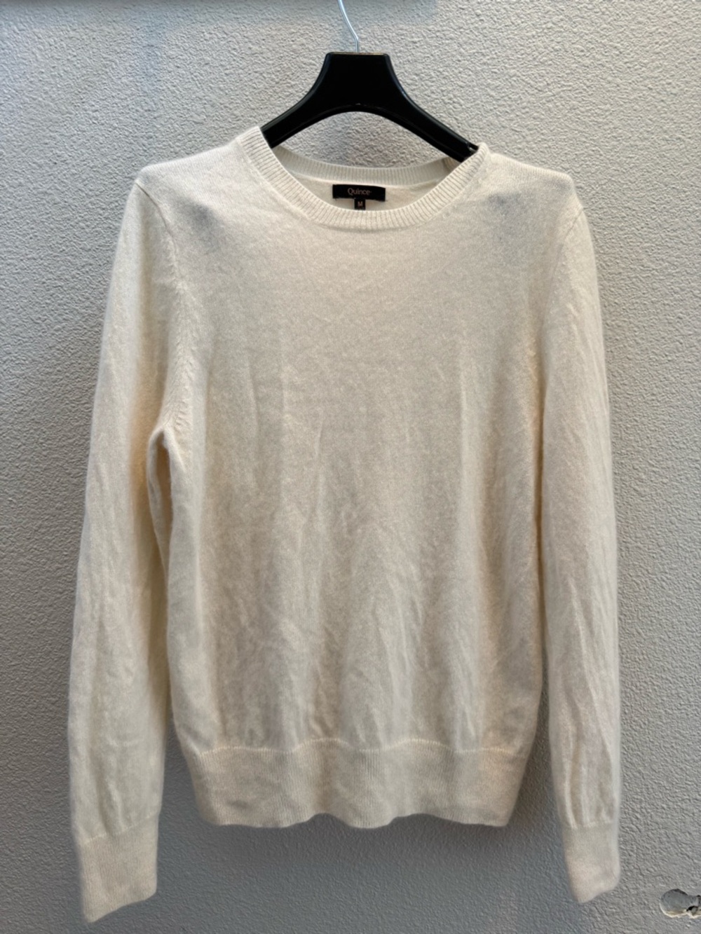 Quince Crewneck Cashmere Sweater in Light Cream